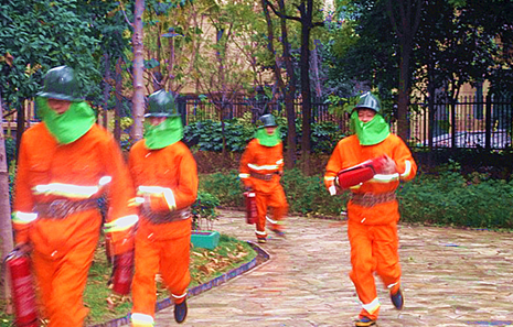 礪精兵，保安全